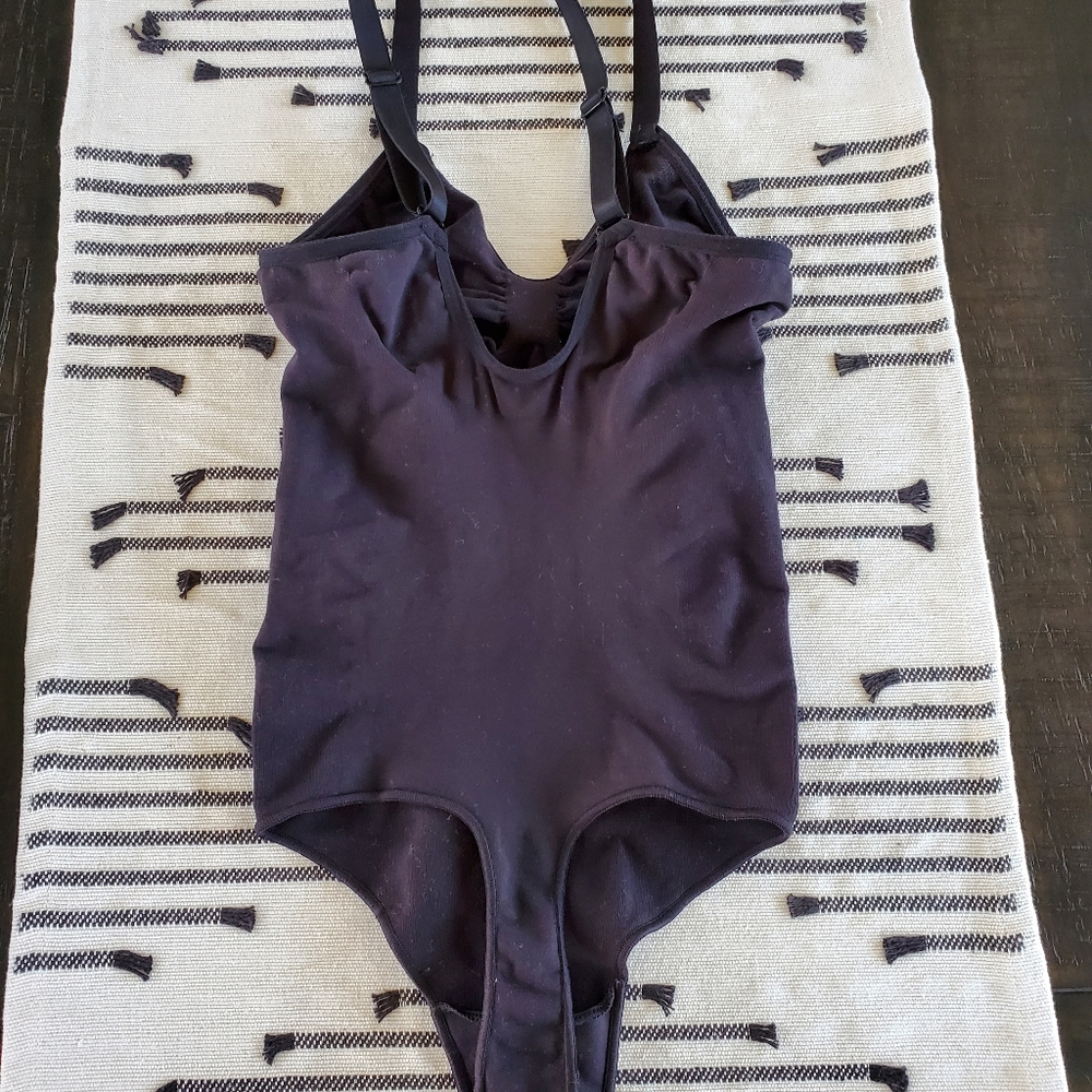 SKIMS Seamless Sculpt Thong Bodysuit S/M